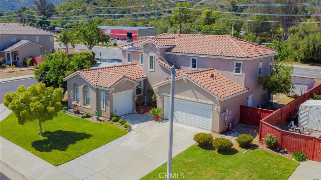 Property Photo:  18537 Hilldale Lane  CA 92530 