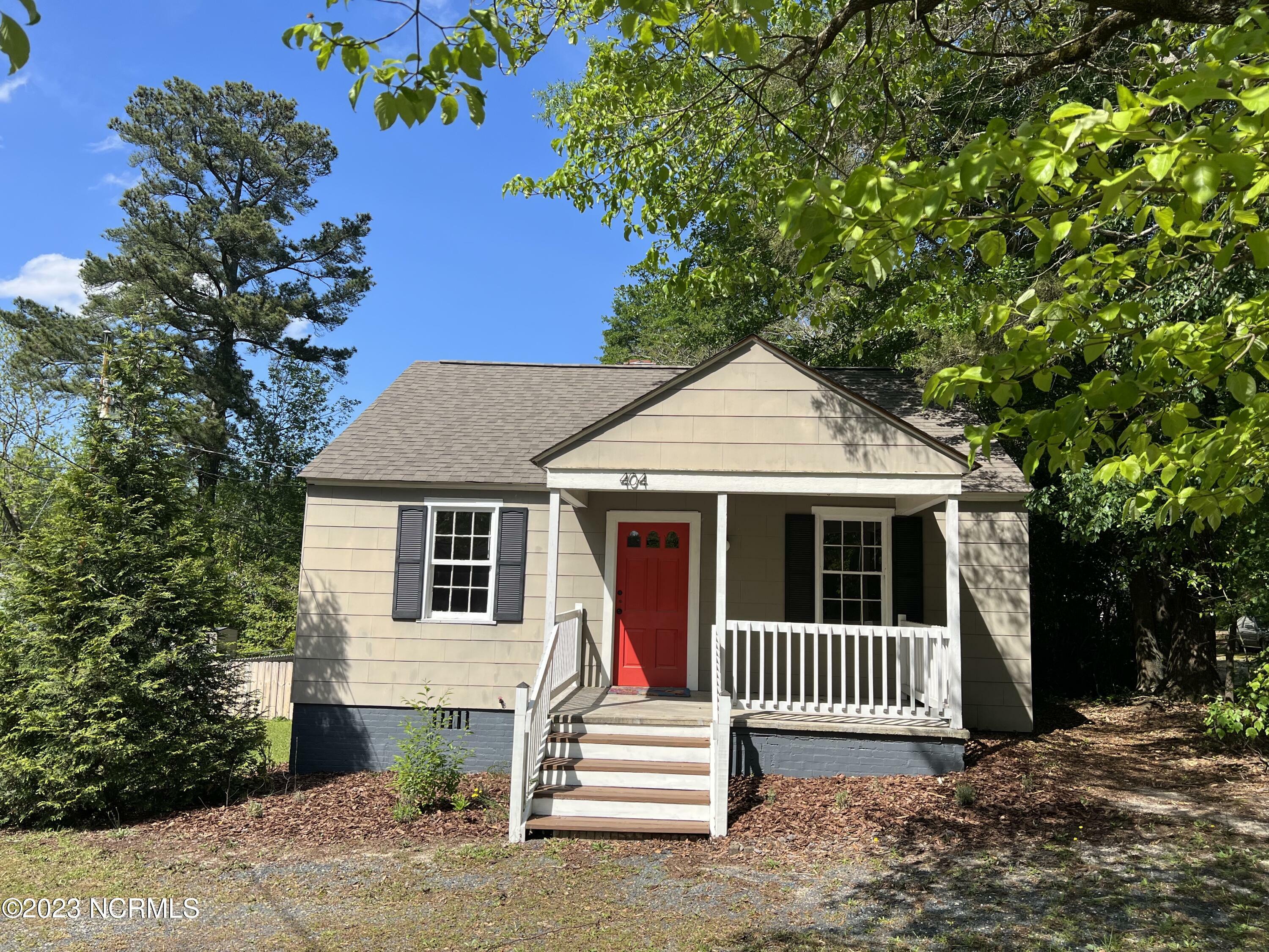 Property Photo:  404 Elm Street  NC 28315 