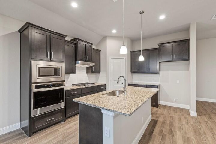 Property Photo:  3810 Millcreek Drive  TX 76065 