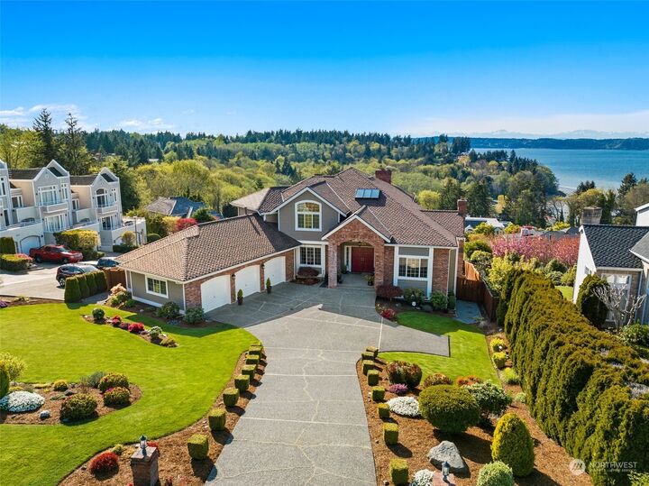 Property Photo:  31013 36th Avenue SW  WA 98023 