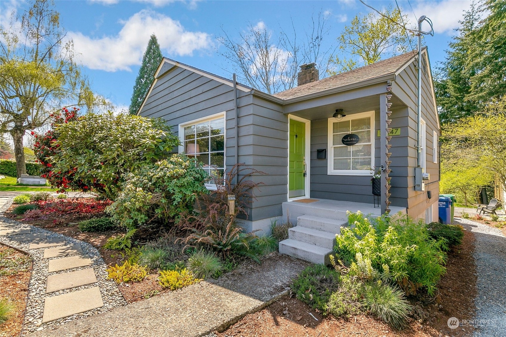 Property Photo:  11247 Crestwood Drive S  WA 98178 