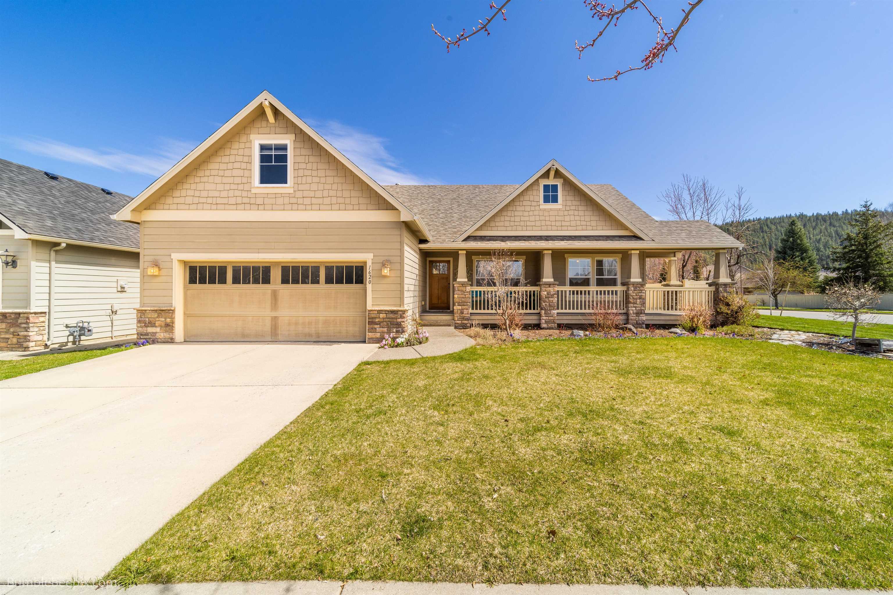 Property Photo: 1620 N Country Vista Blvd WA 99019