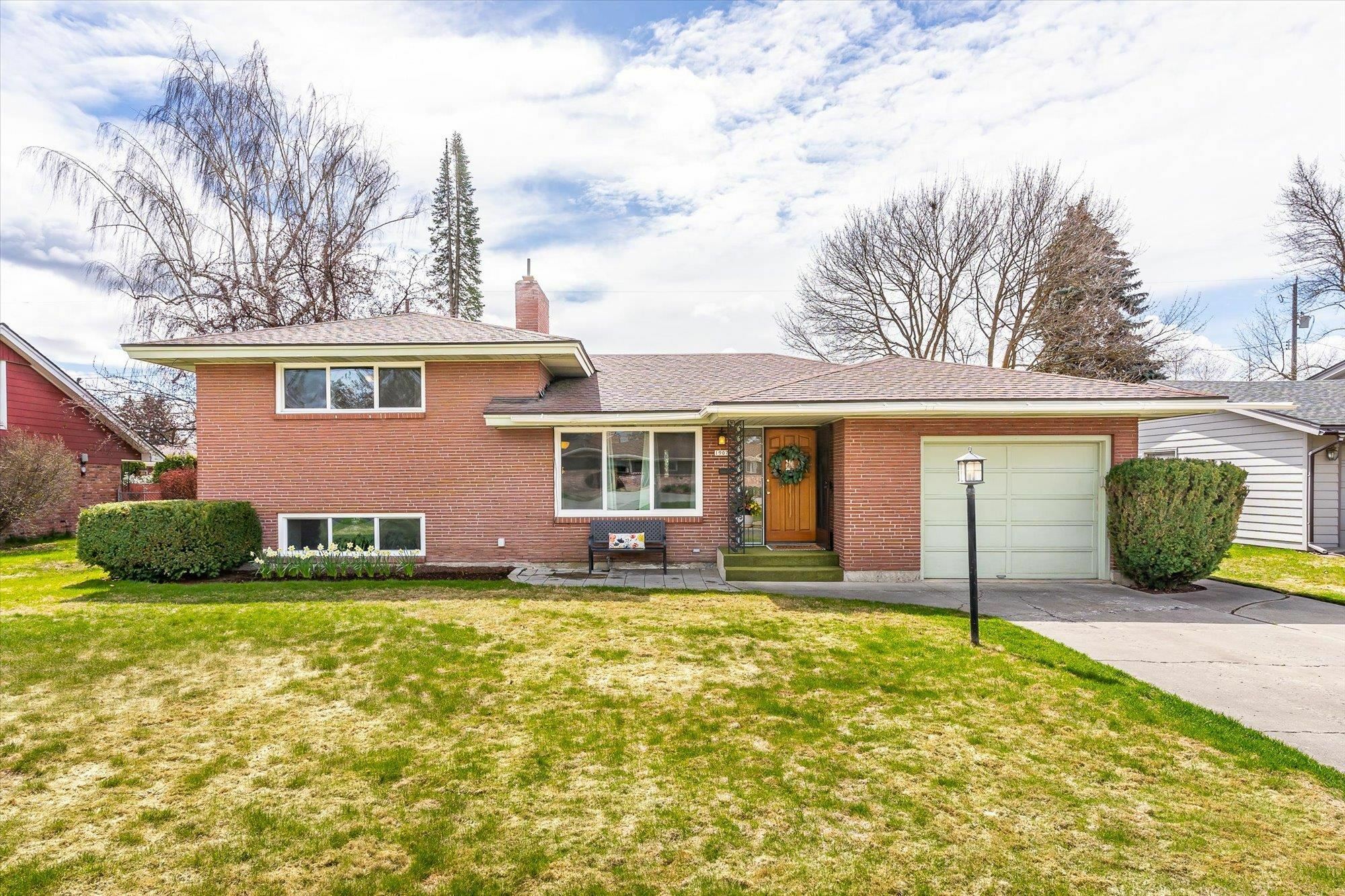 Property Photo:  1907 W Glass Ave  WA 99205 