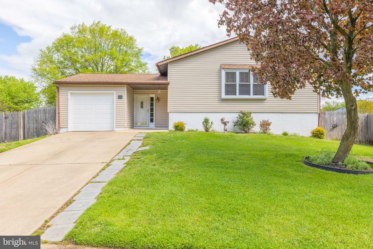 Property Photo: 15 Stature Drive DE 19713