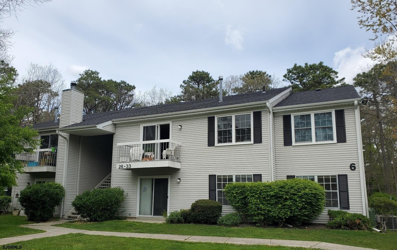 Property Photo:  33 Club Pl 33  NJ 08205 
