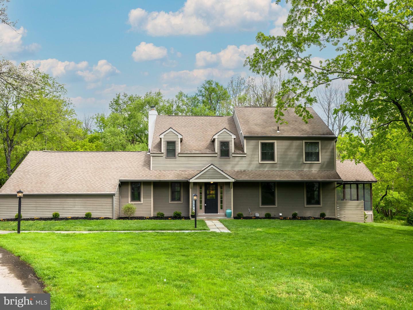 Property Photo: 6 Hayfield Road PA 19355