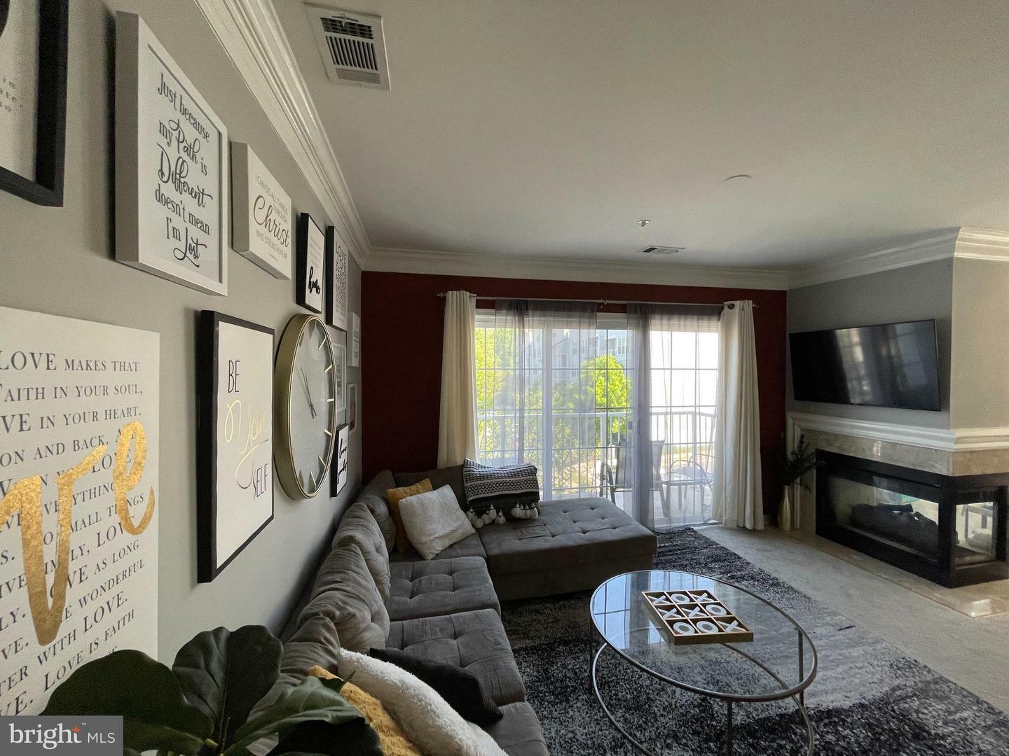 Property Photo: 6005 Terrapin Place 301 VA 22310