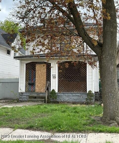 Property Photo:  534 Avon Street  MI 48910 