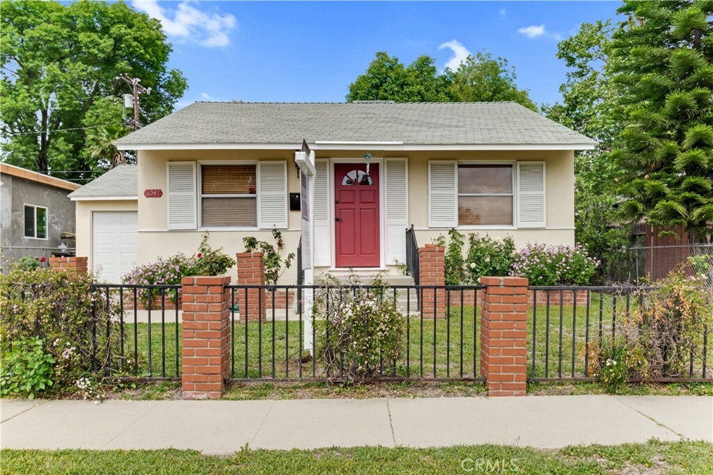 Property Photo:  5947 Texhoma Avenue  CA 91316 