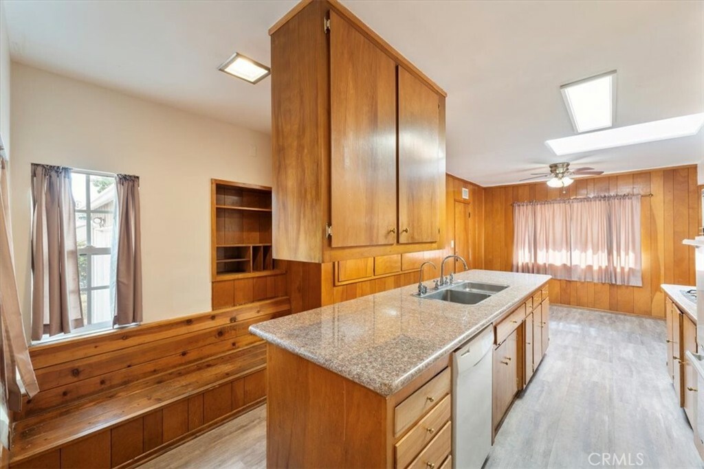 Property Photo: 13807 Runnymede Street CA 91405