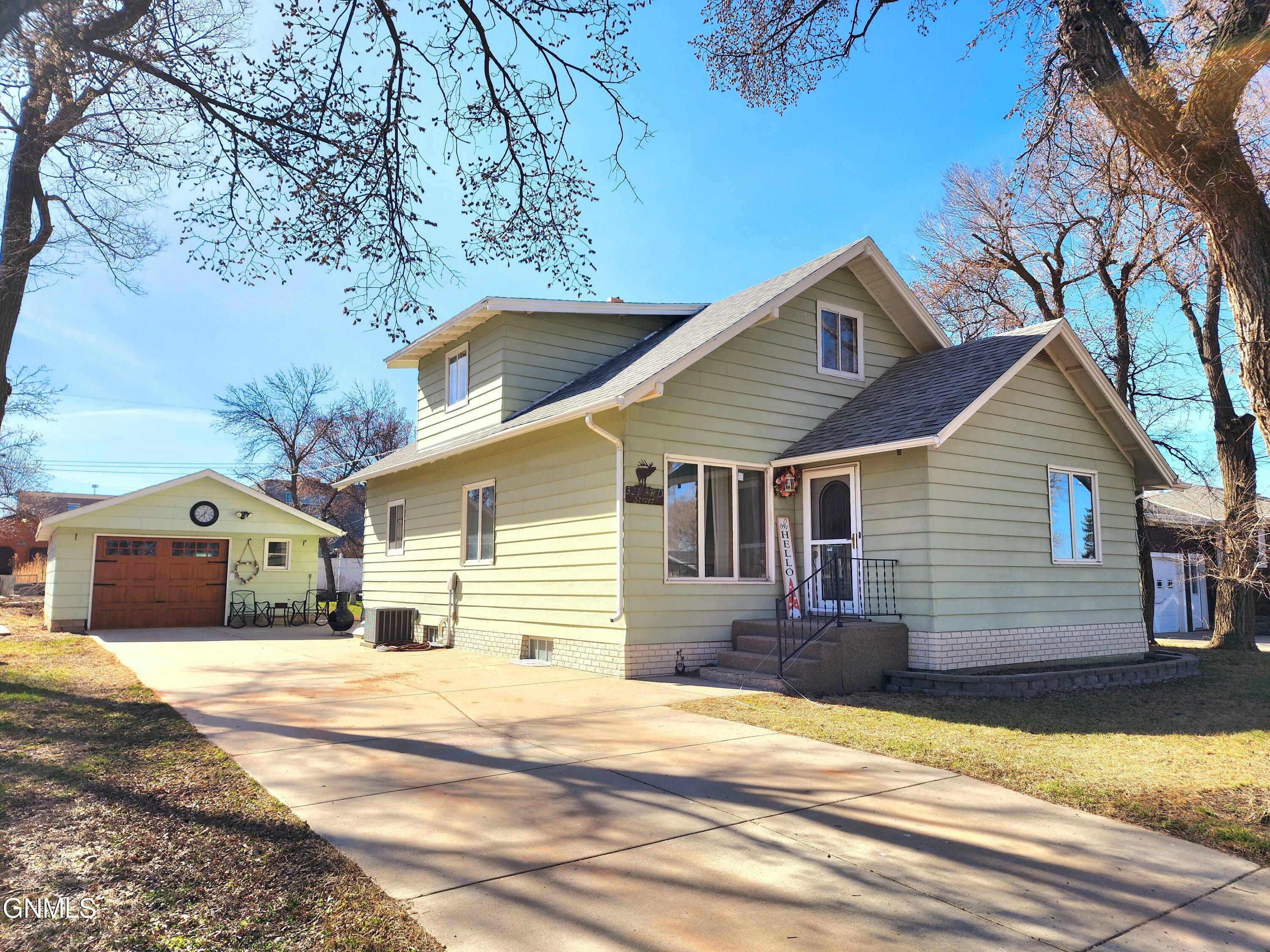 Property Photo:  321 3rd Street NE  ND 58854 