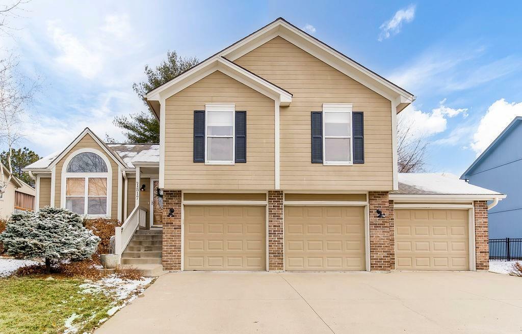Property Photo: 1517 NE Scarborough Drive MO 64014