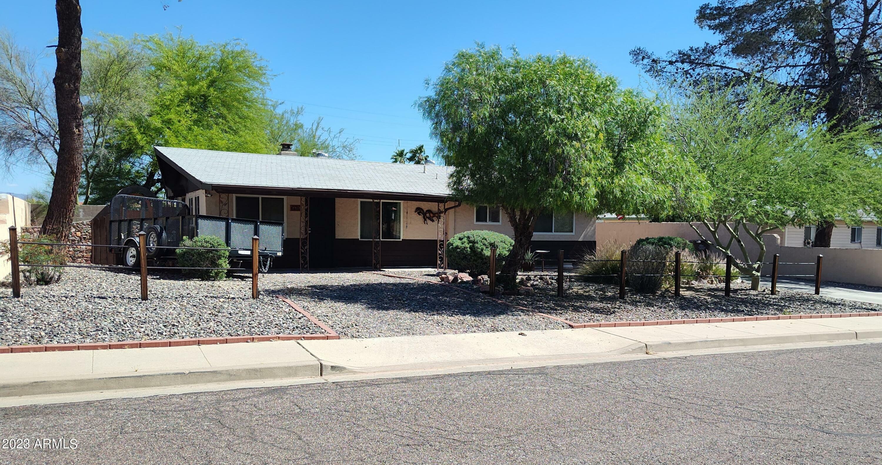 Property Photo:  670 W El Pajarito Drive  AZ 85390 