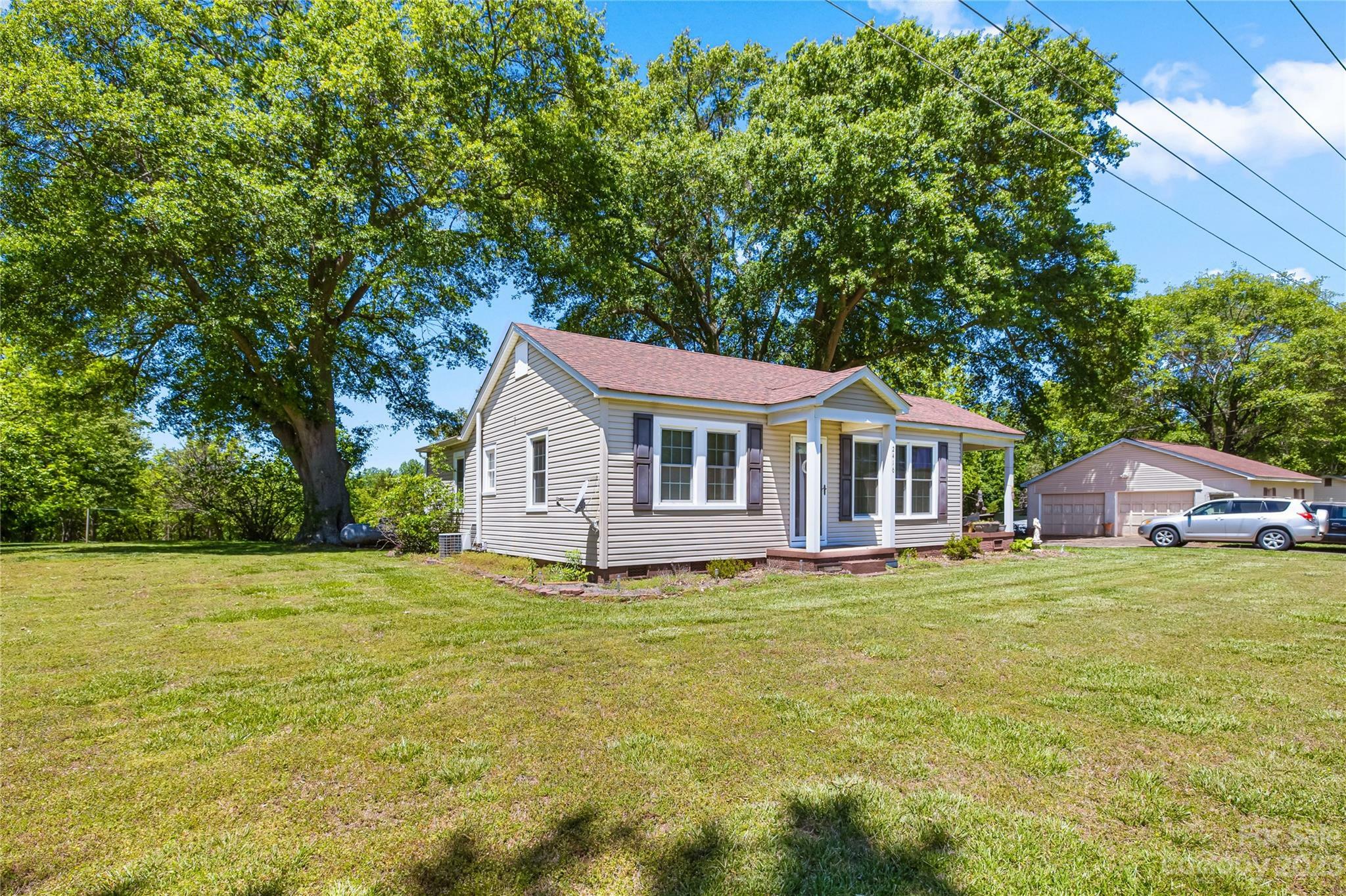 Property Photo: 2416 Old Gaffney Road NC 28152