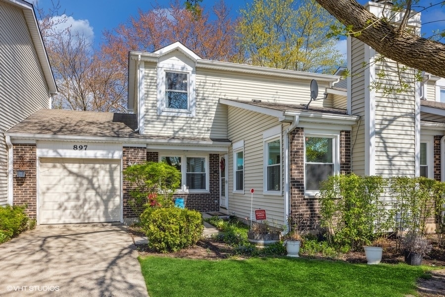 Property Photo: 897 Colony Lake Drive IL 60194