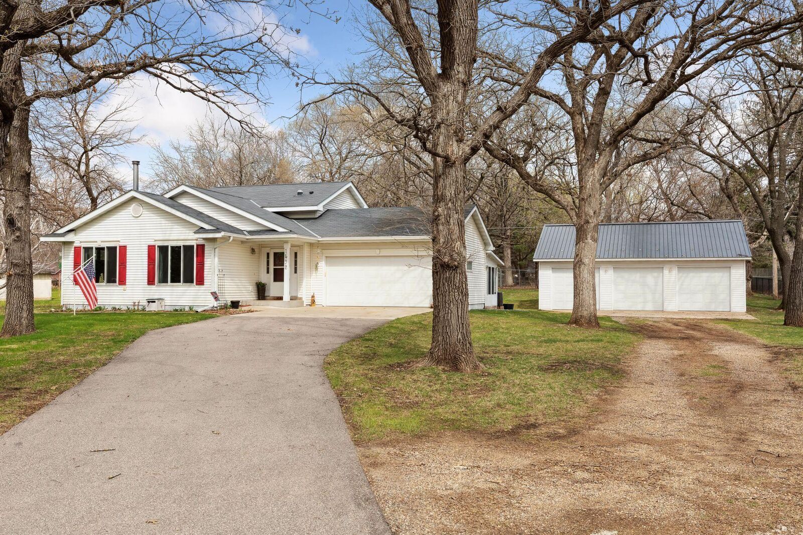 Property Photo:  1532 Cedar Lane  MN 55055 