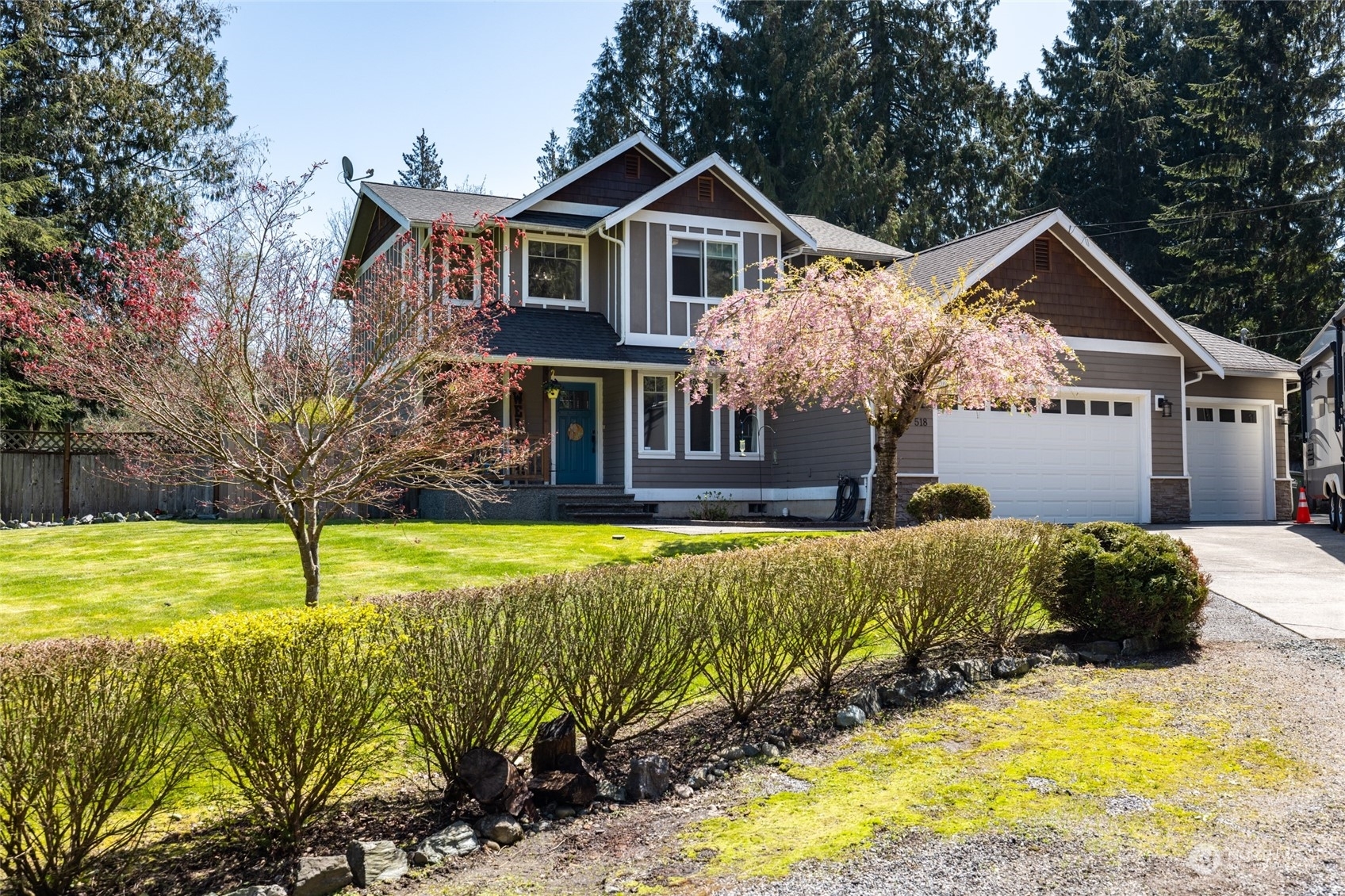 Property Photo:  518 Reed Way  WA 98284 