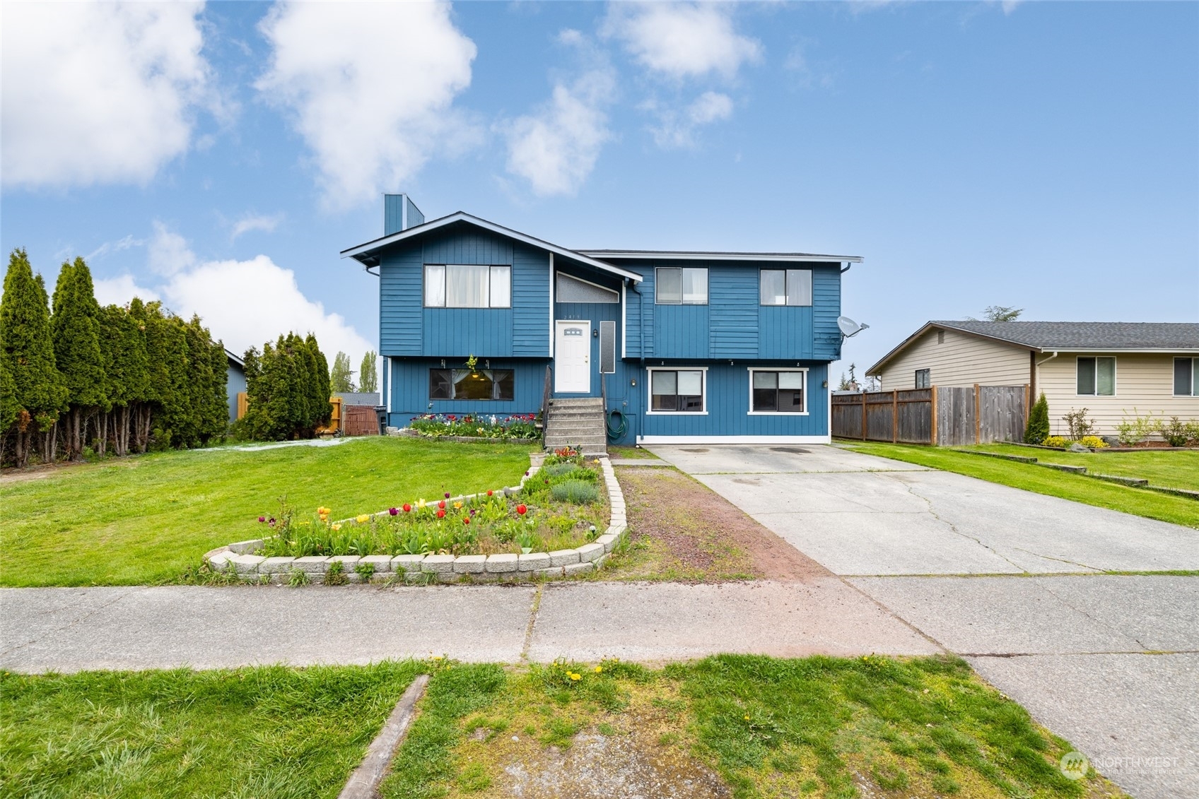 Property Photo:  2419 E Montgomery Street  WA 98274 