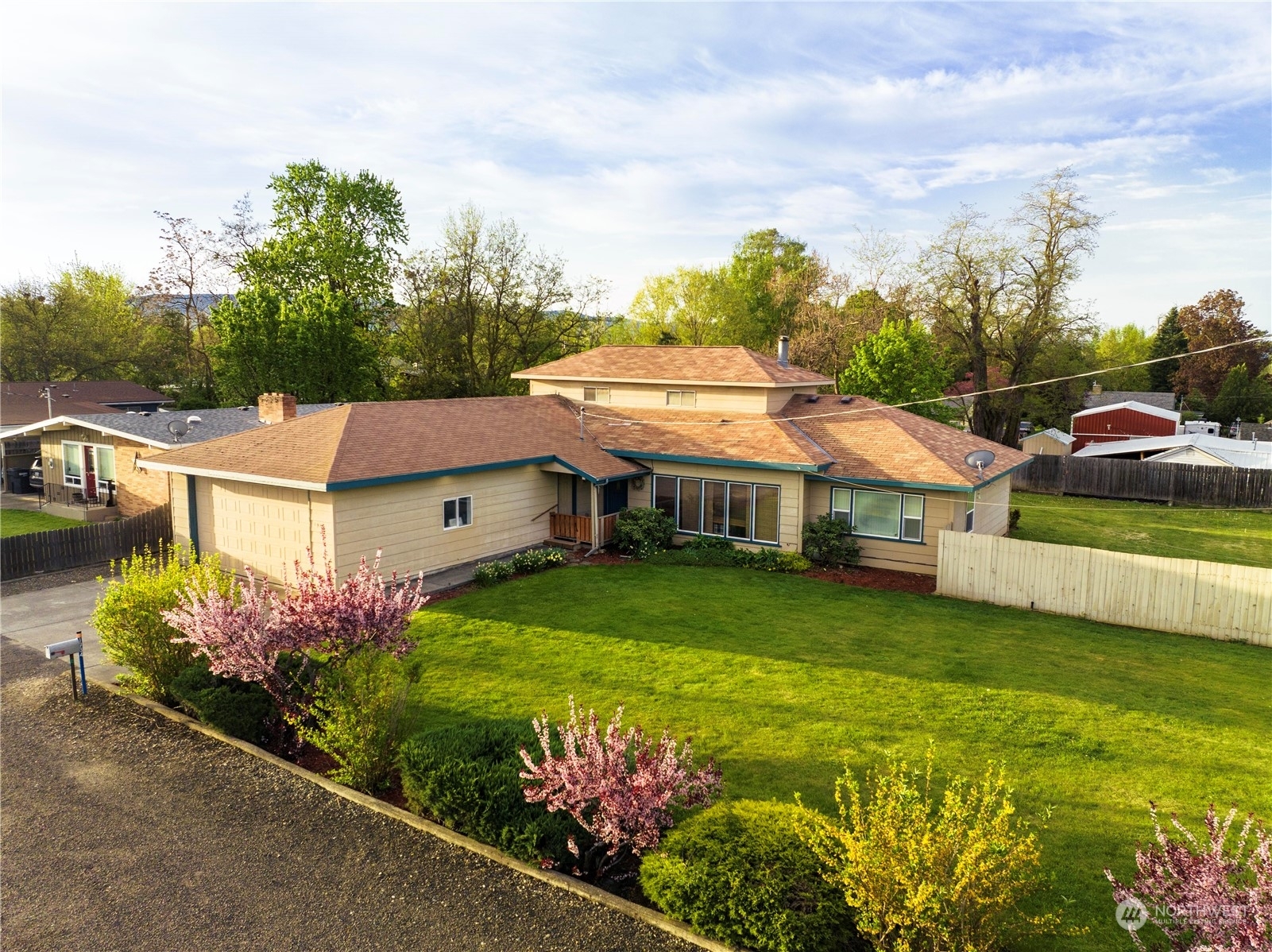 Property Photo: 1934 Pleasant Street WA 99362