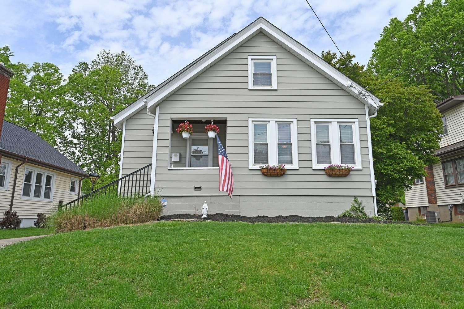 Property Photo: 7121 Summit Ave OH 45243