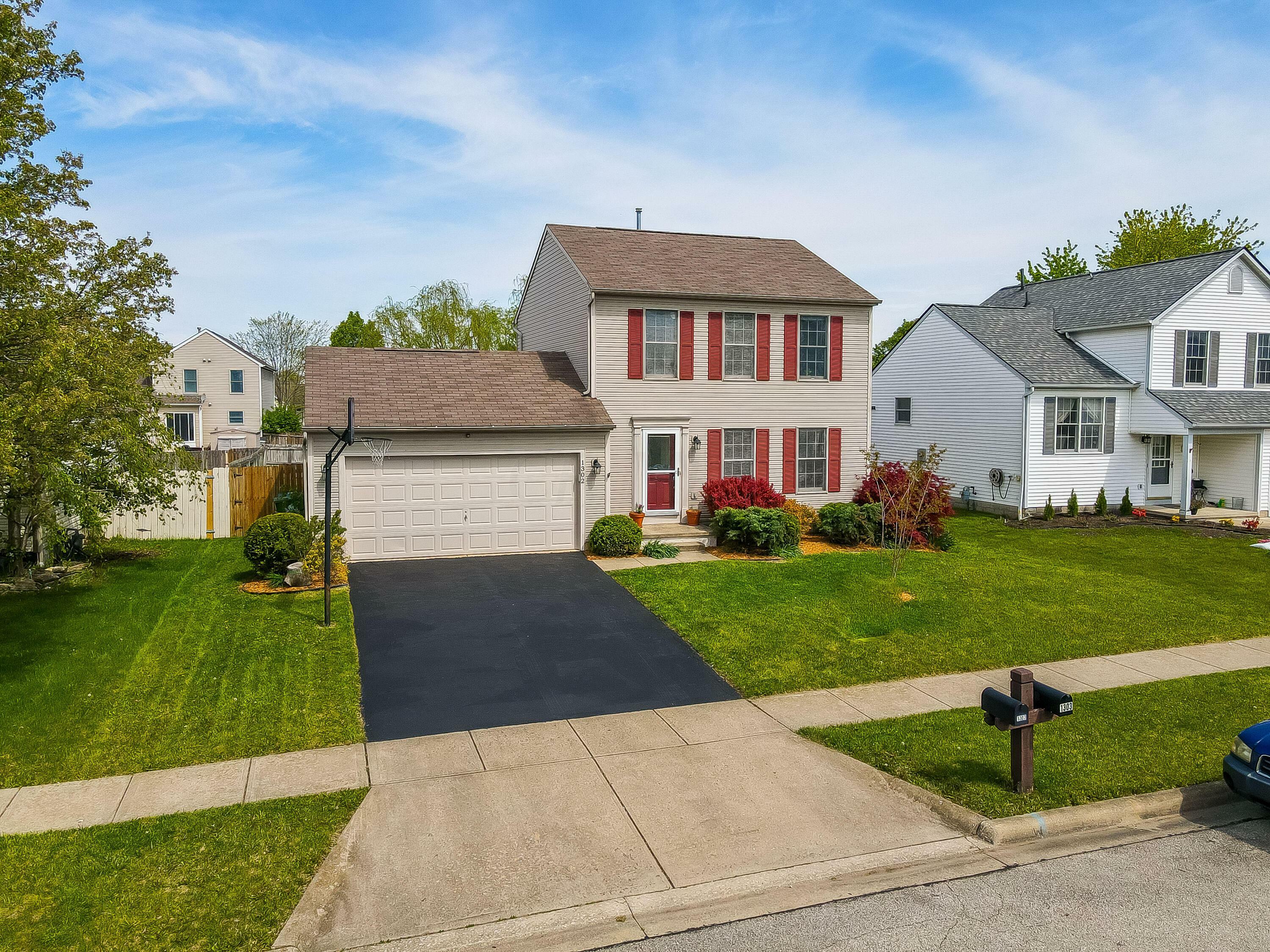 Property Photo: 1302 Tarragon Drive OH 43040