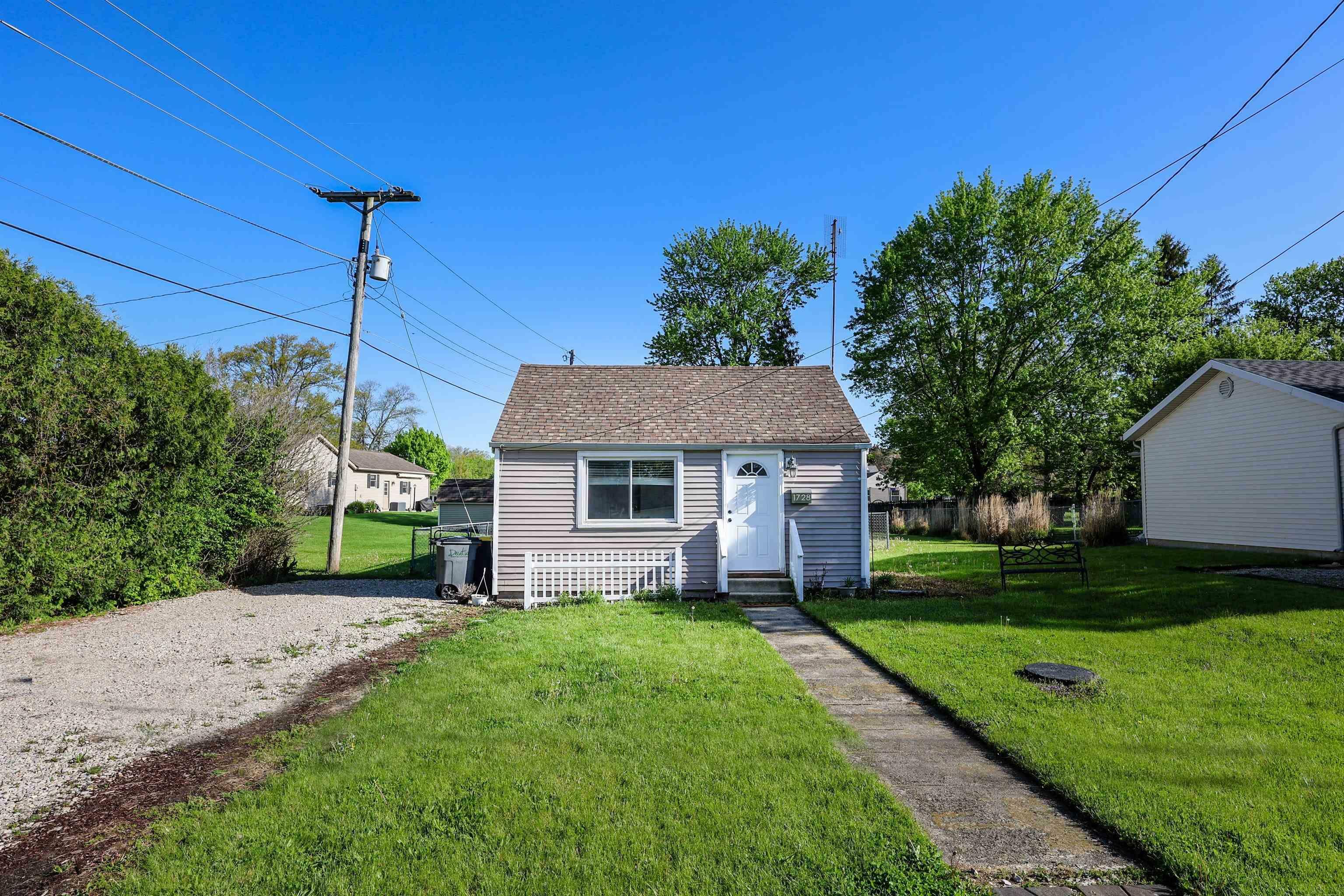 Property Photo:  1728 Madison Street  IN 46733-1438 