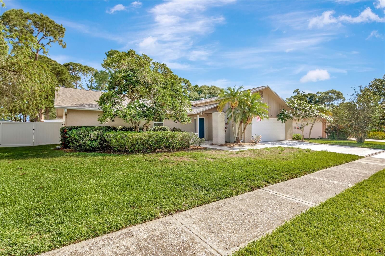 Property Photo:  3049 Mockingbird Ct  FL 33762 