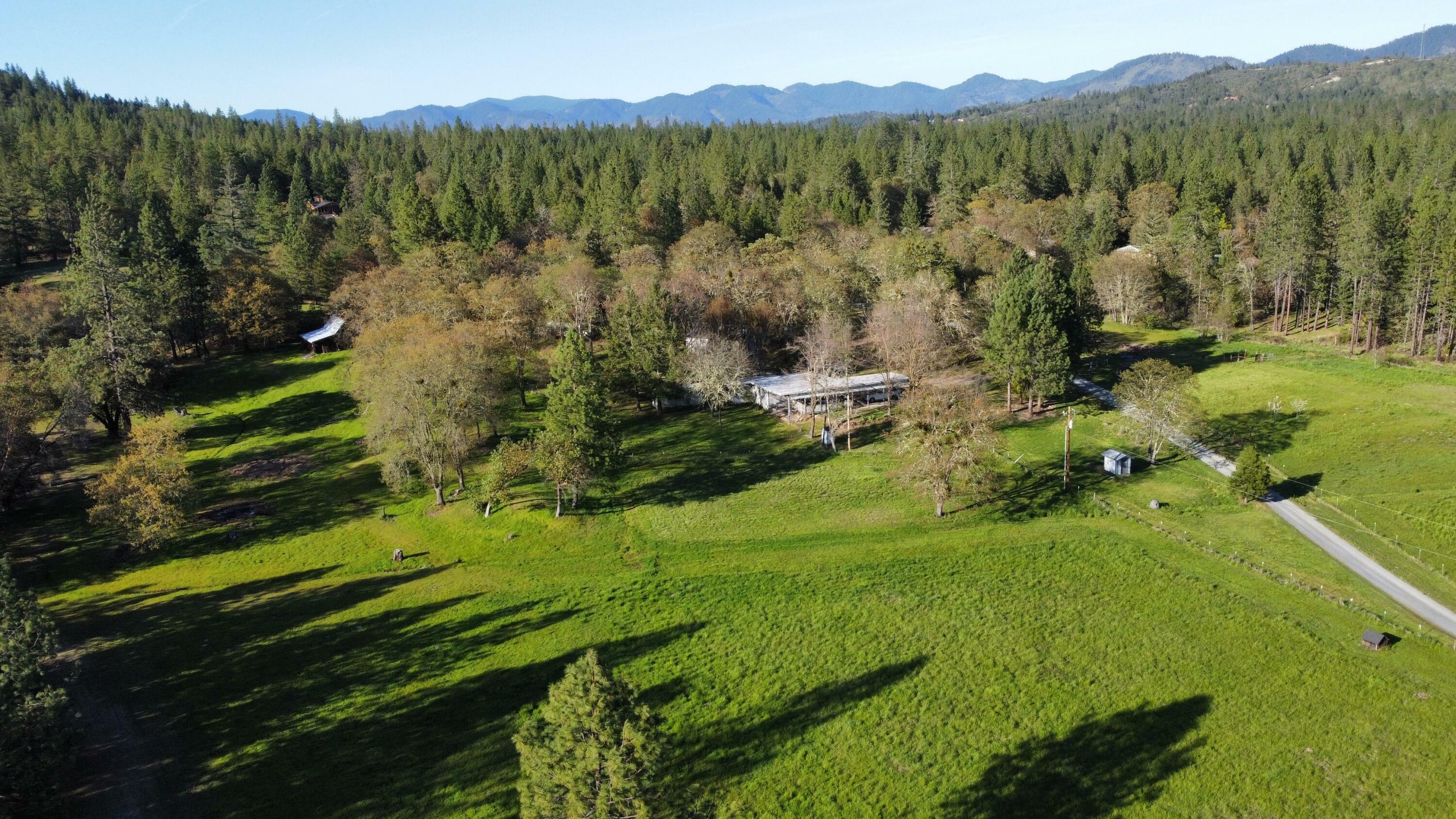 Property Photo:  308 Stringer Gap Road  OR 97527 