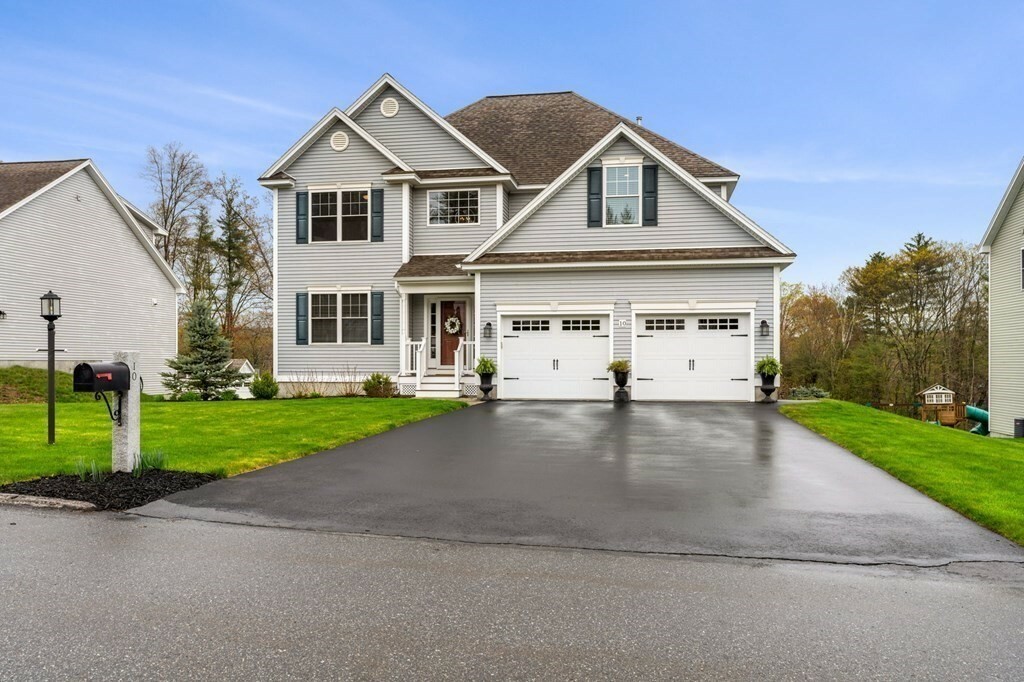 Property Photo: 10 Schoolhouse Rd 10 NH 03053