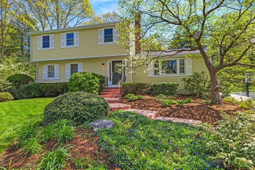 Property Photo: 52 Darby Dr MA 02048