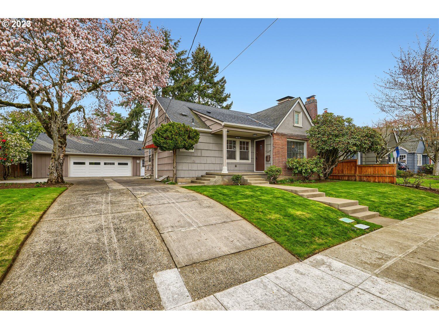 Property Photo: 4644 NE 38th Ave OR 97211