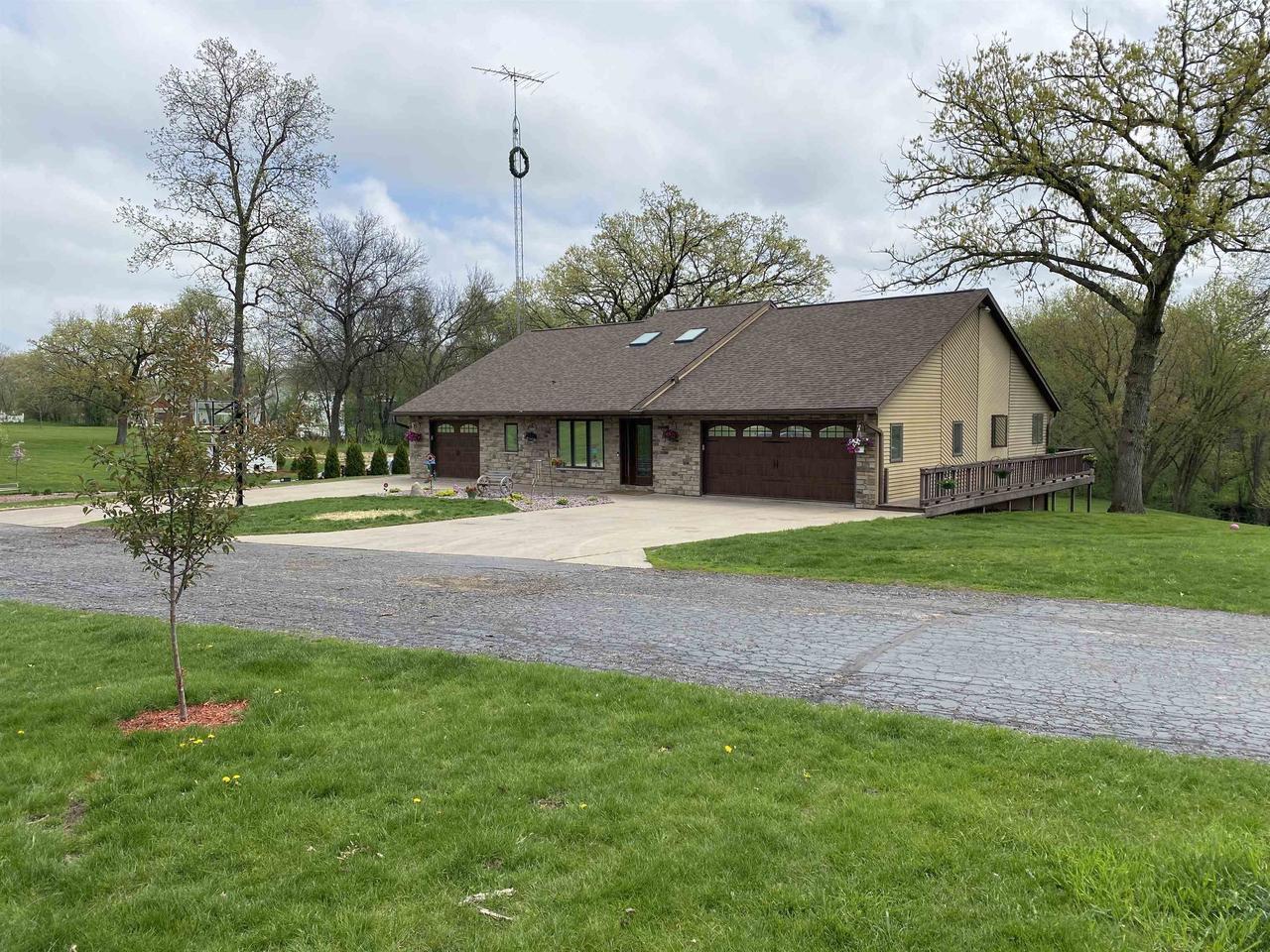 Property Photo: 3610 Rockport Road WI 53548
