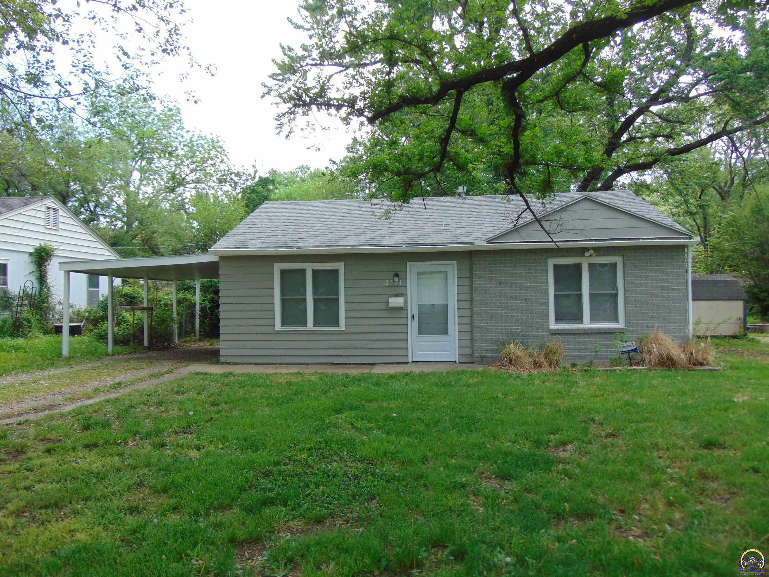 Property Photo:  2544 SW Sunset Rd  KS 66614 