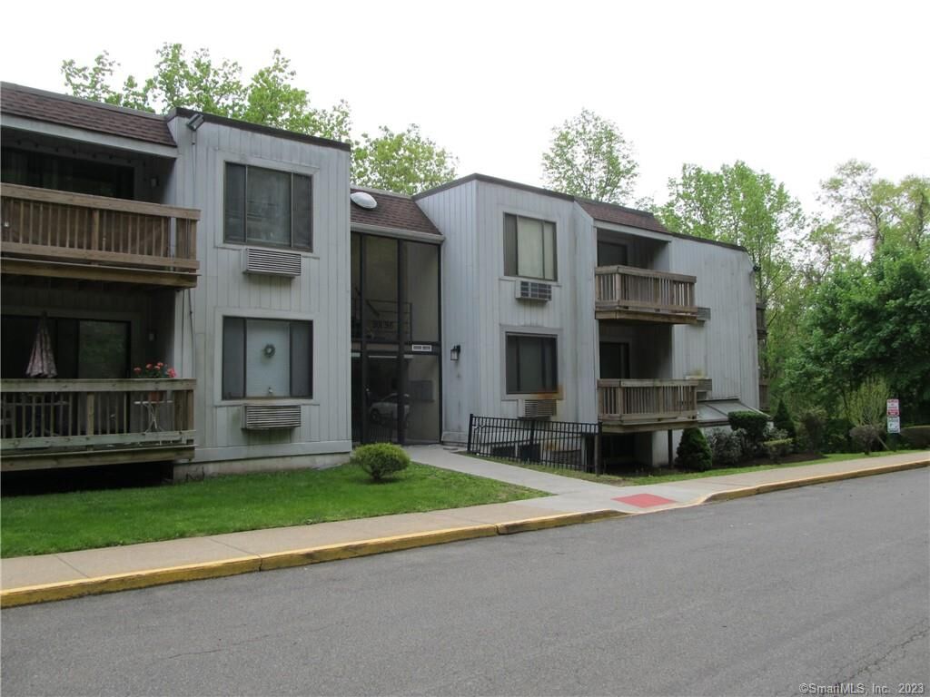 Property Photo:  175 Mill Pond Road 316  CT 06514 