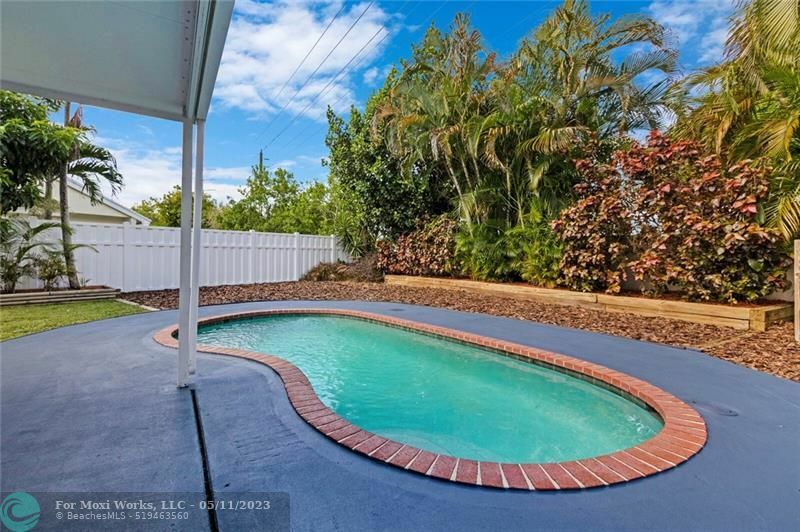 Property Photo: 1151 SW 111th Way FL 33324