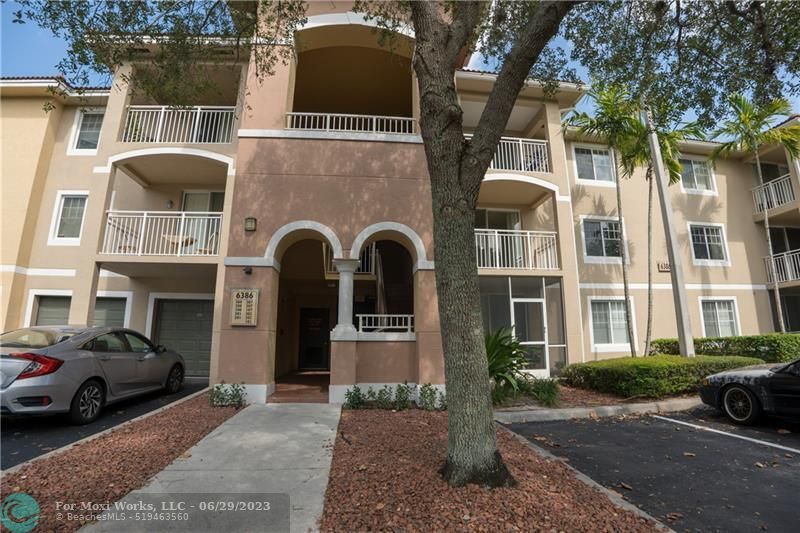 Property Photo: 6386 Emerald Dunes Dr 202 FL 33411