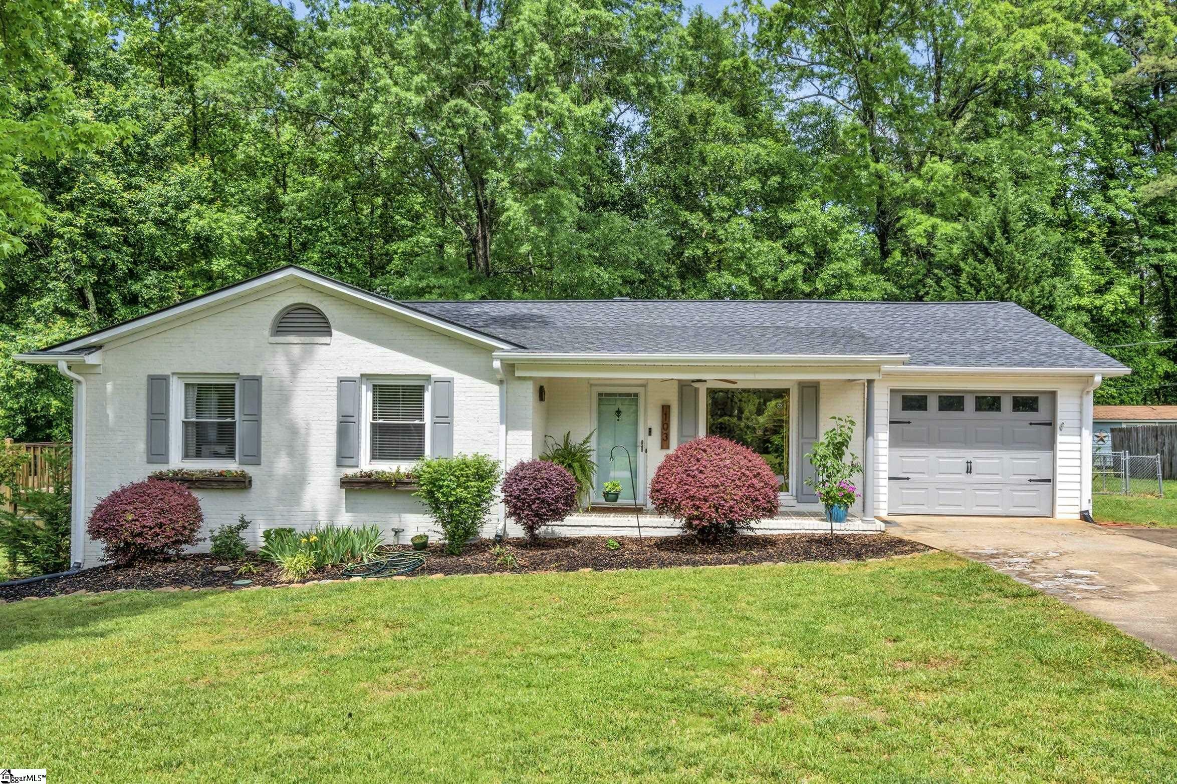 Property Photo: 103 Konnarock Circle SC 29617