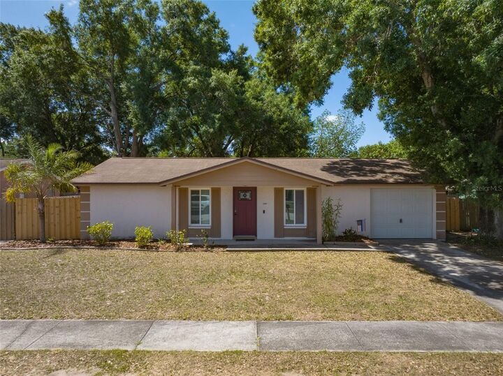 Property Photo:  2207 Selkirk Street  FL 33594 