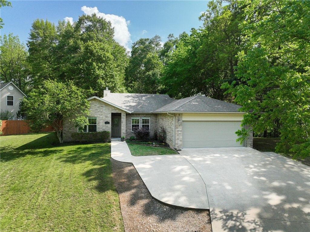 Property Photo:  2 Dunsford Drive  AR 72715 