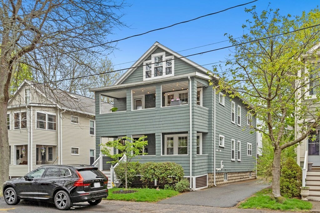 Property Photo:  69 Dartmouth St 69  MA 02478 