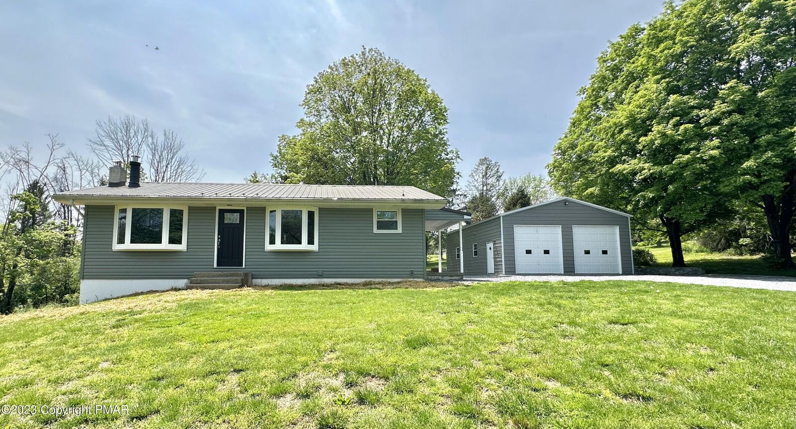 Property Photo:  120 Pine Tree Lane  PA 18343 