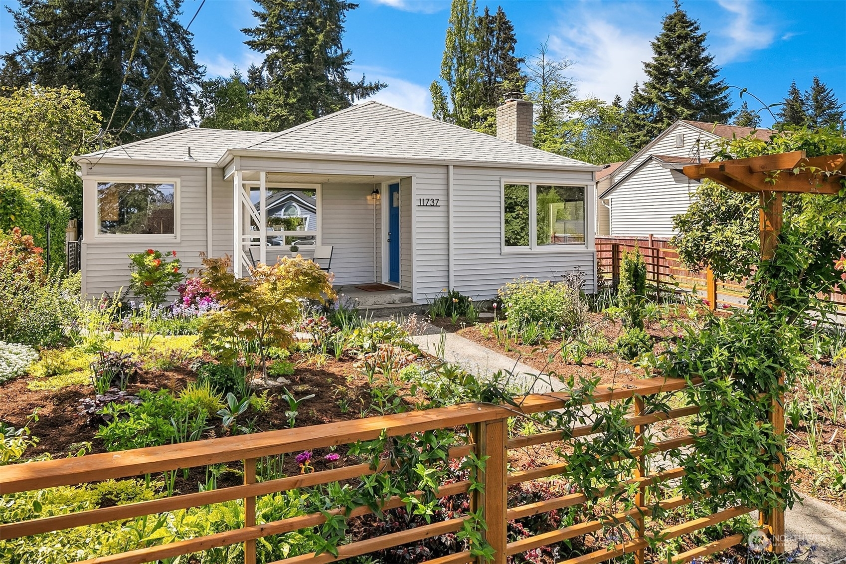 Property Photo: 11737 22nd Avenue NE WA 98125