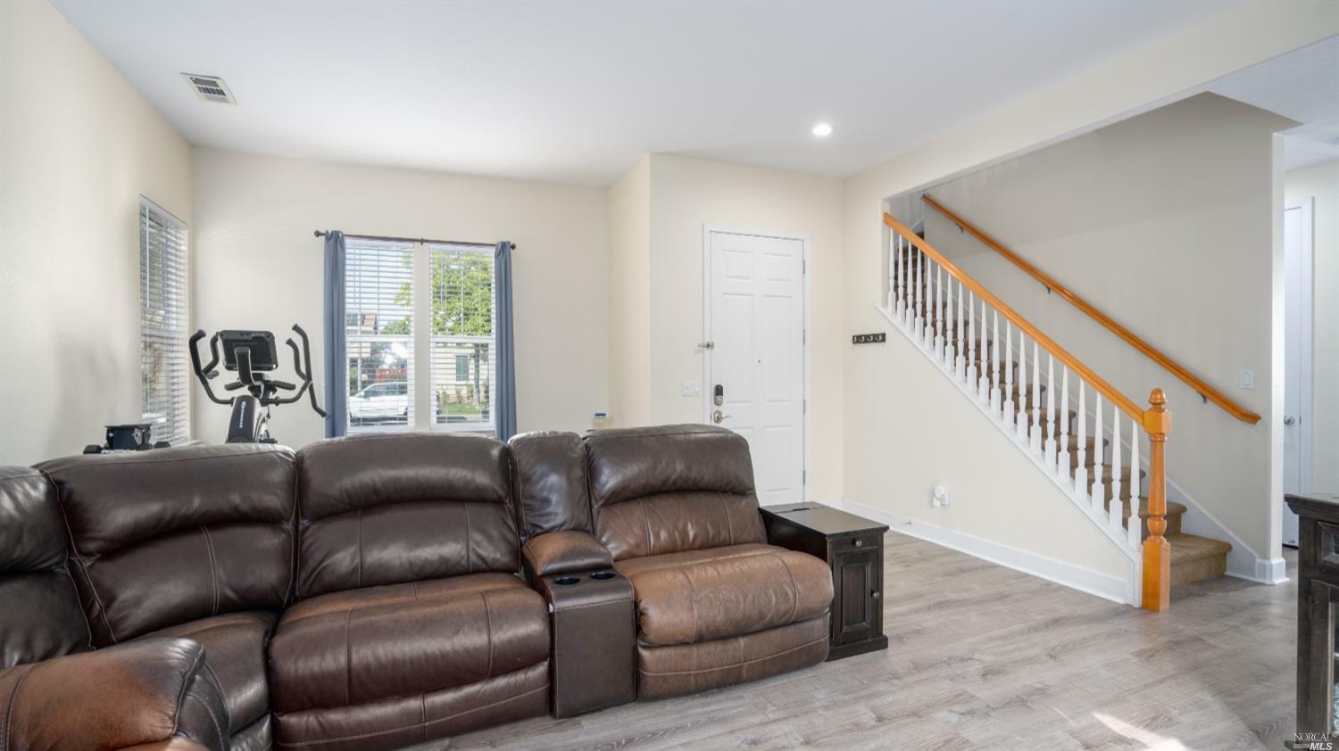 Property Photo: 438 Tilden Circle CA 95688