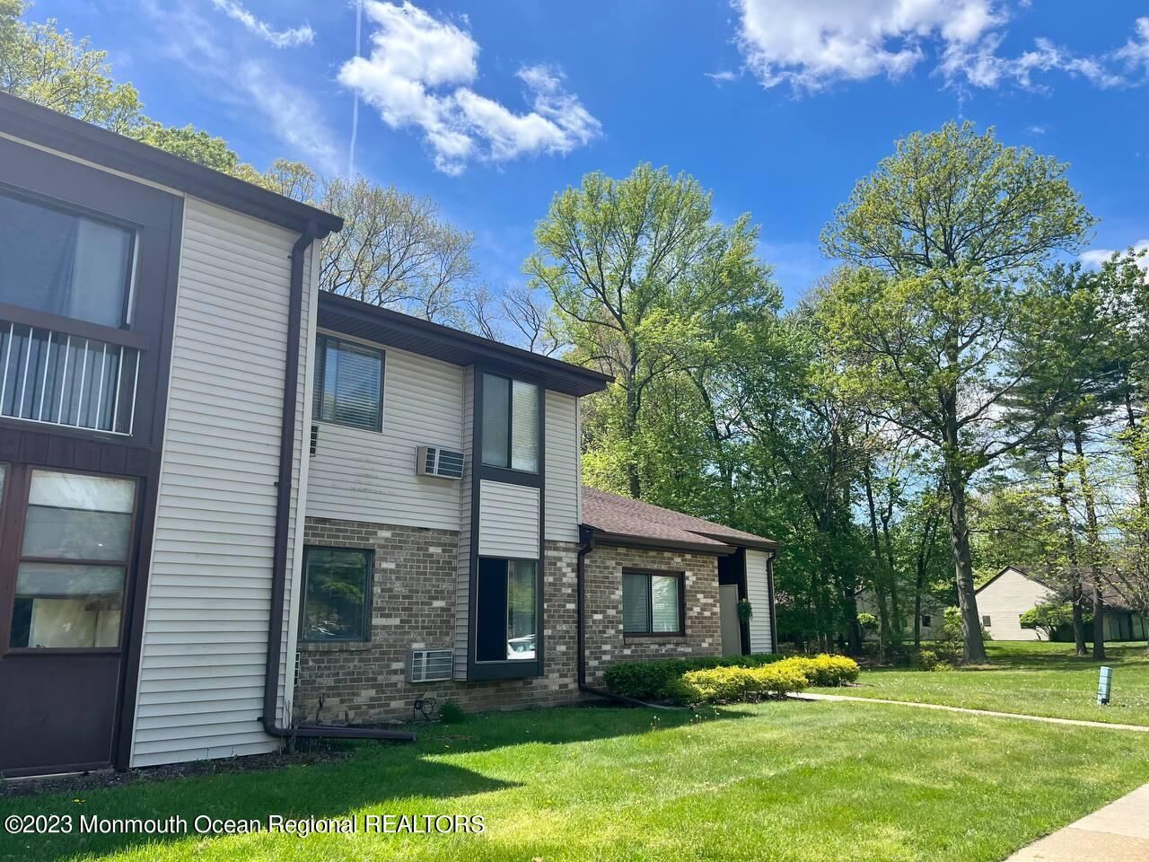 Property Photo:  154 Cross Slope Court  NJ 07726 