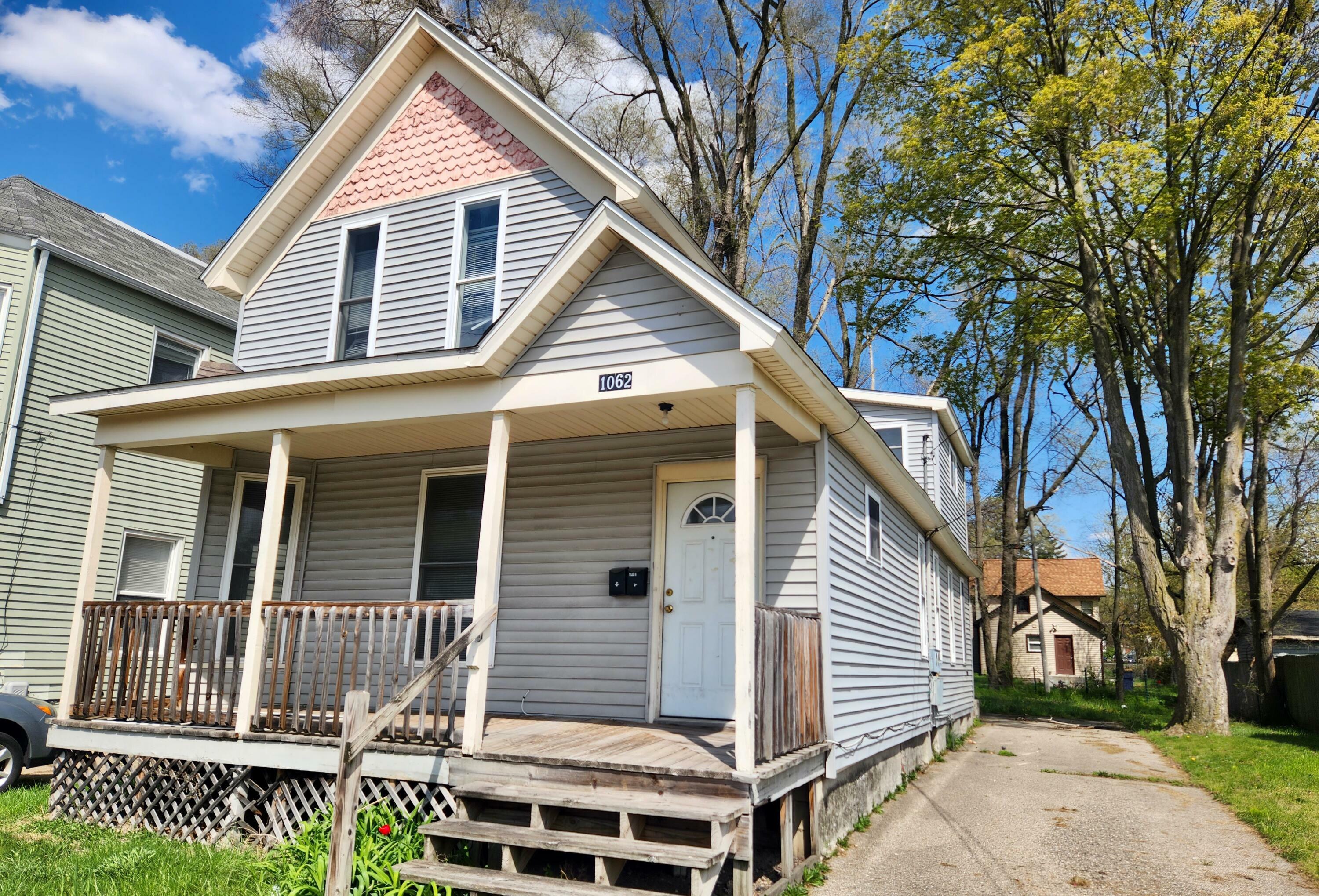 Property Photo:  1062 Layfayette Avenue SE  MI 49507 