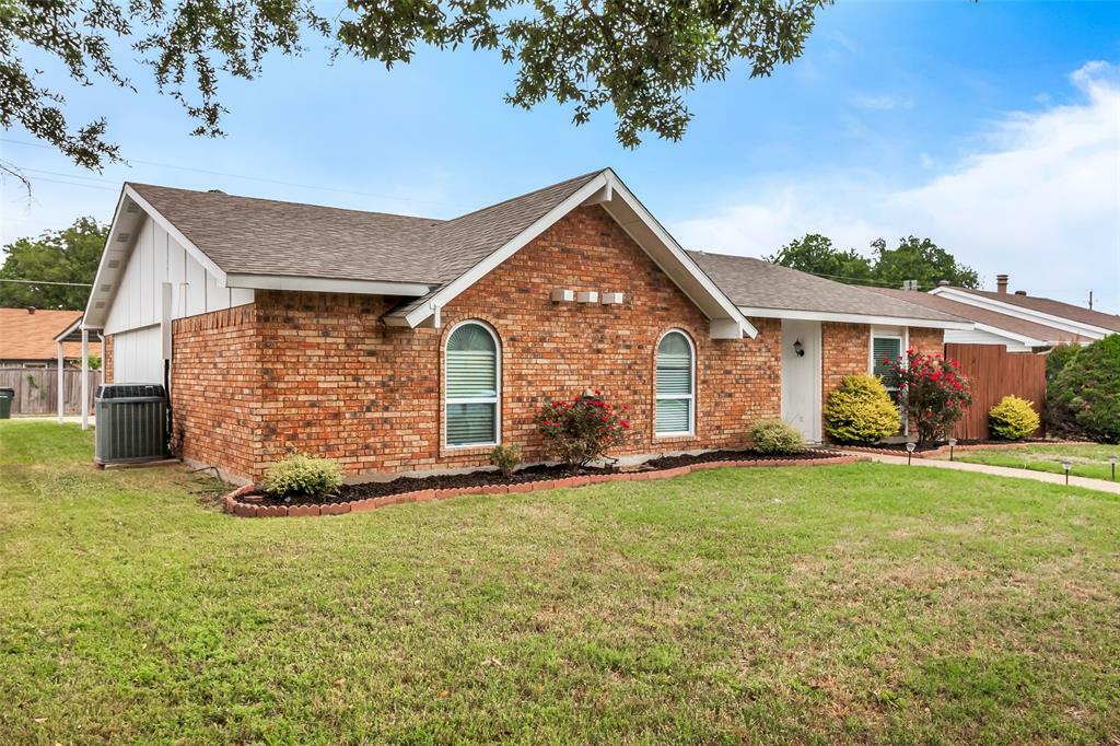 Property Photo: 1325 Coffeyville Trail TX 75023