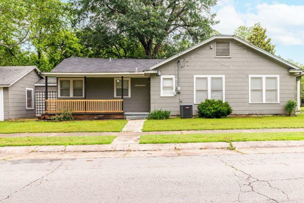 Property Photo: 2205 Culbertson Street TX 75460