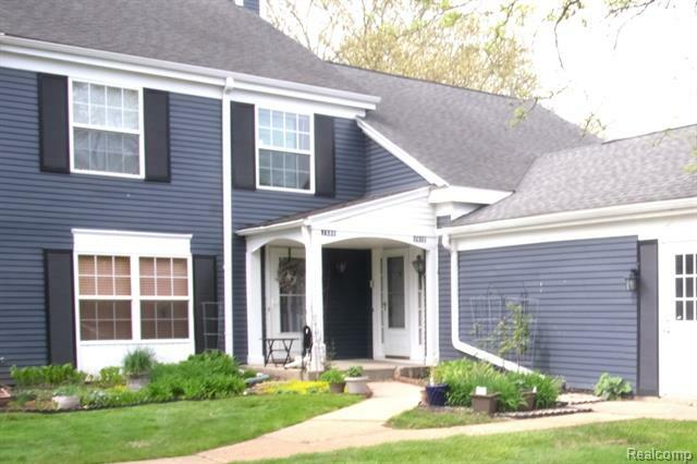 Property Photo:  2678 Williamsburg Circle  MI 48326 