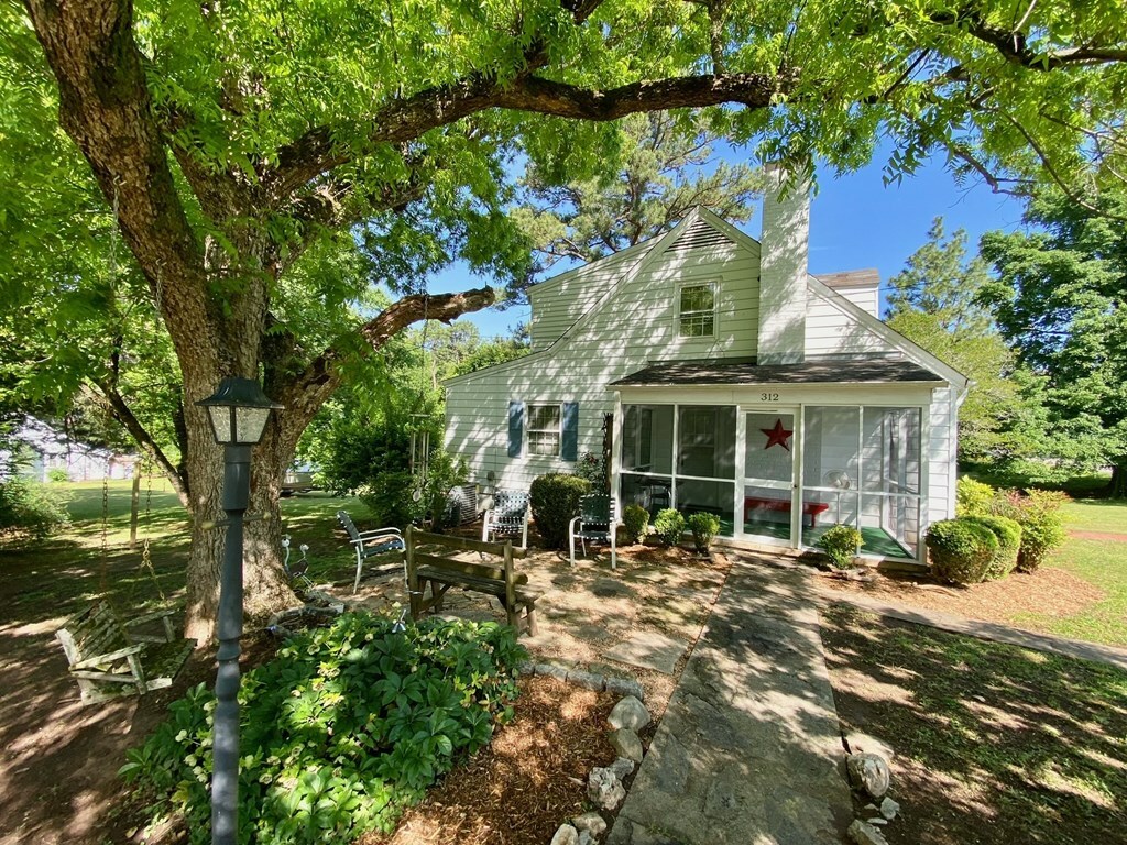 Property Photo:  312 Fourth Street  VA 23927 