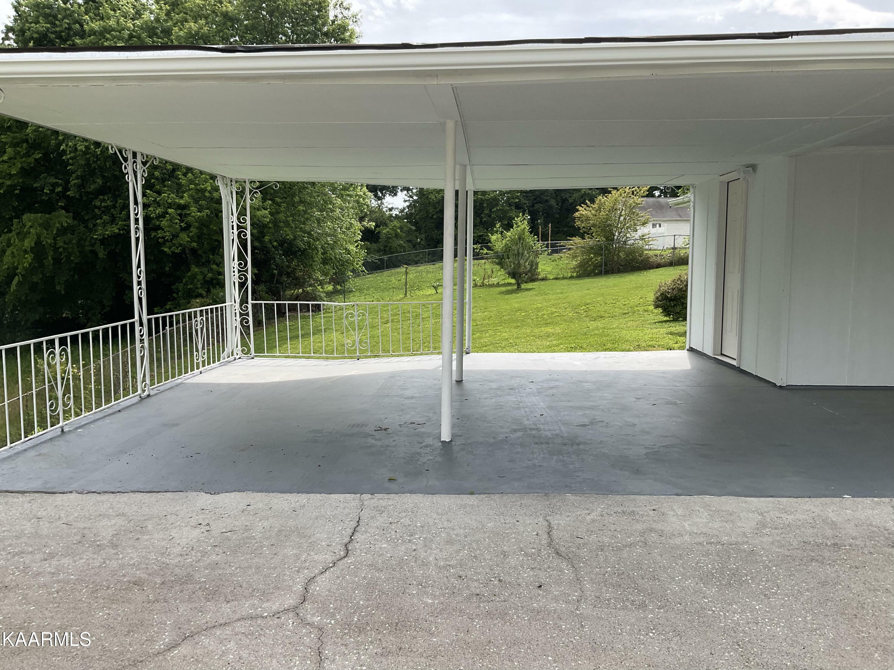 Property Photo: 4405 NW Nicholas Rd TN 37912